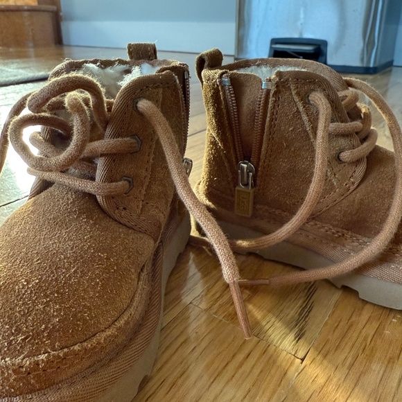 Ugg neumel toddler - Picture 2 of 3